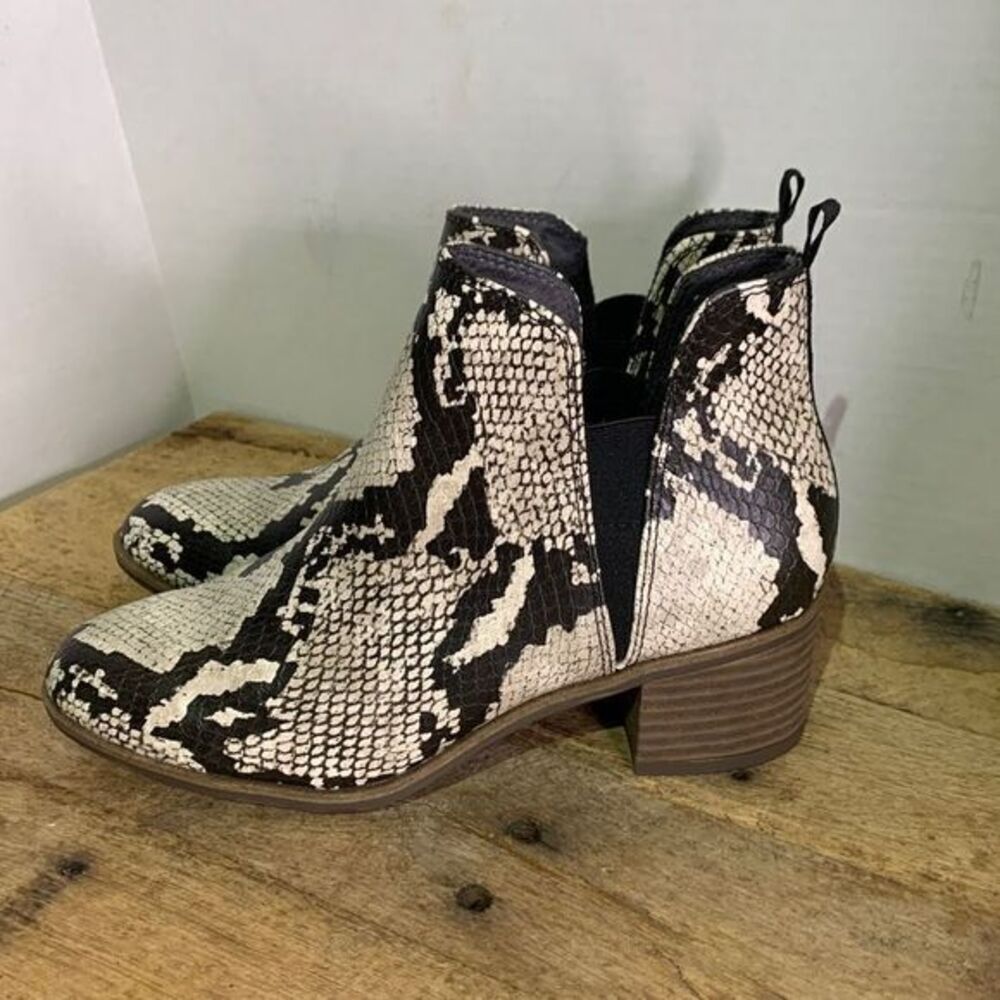 Dr scholls snake print western ankle booties. Short slip on cowgirl boots